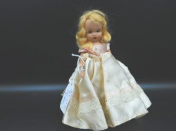 6'' PALE BLONDE NANCY ANN STORYBOOK HP DOLL SATIN GOWN, FLOWER GIRL, BOX